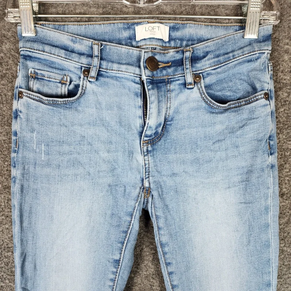 Loft Outlet Jeans Womens 00P Modern Skinny Light Blue Frayed Hem EUC